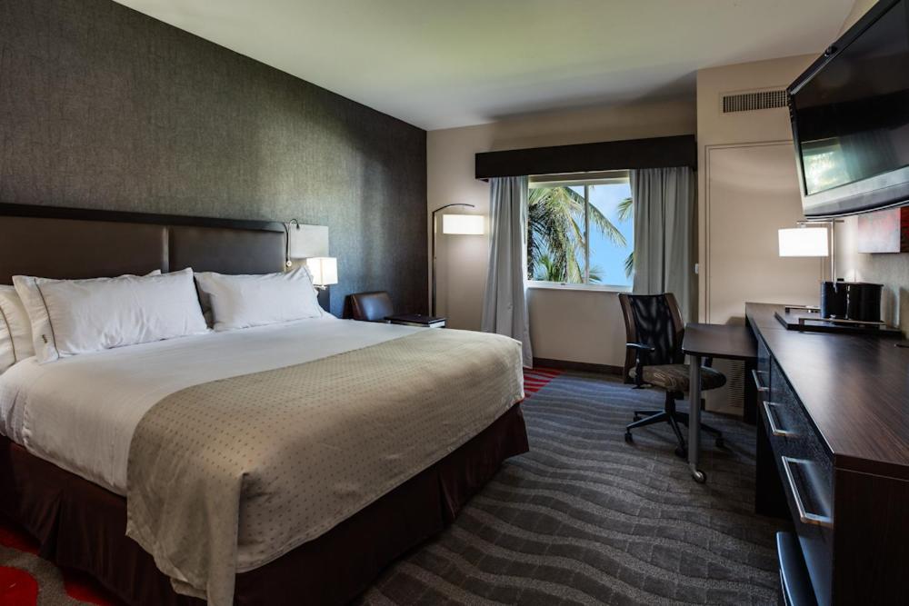 Holiday Inn Express & Suites Naples Downtown - 5Th Avenue By Ihg Luaran gambar