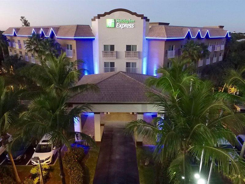 Holiday Inn Express & Suites Naples Downtown - 5Th Avenue By Ihg Luaran gambar