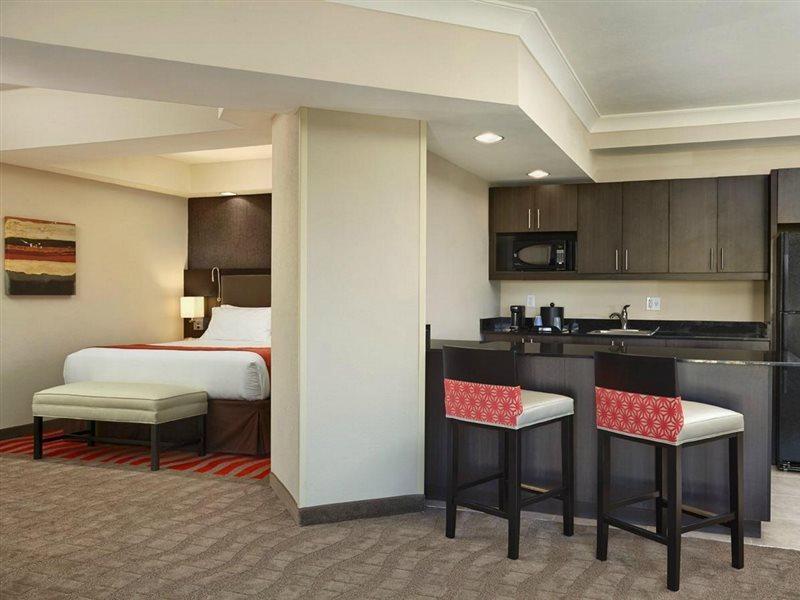 Holiday Inn Express & Suites Naples Downtown - 5Th Avenue By Ihg Luaran gambar