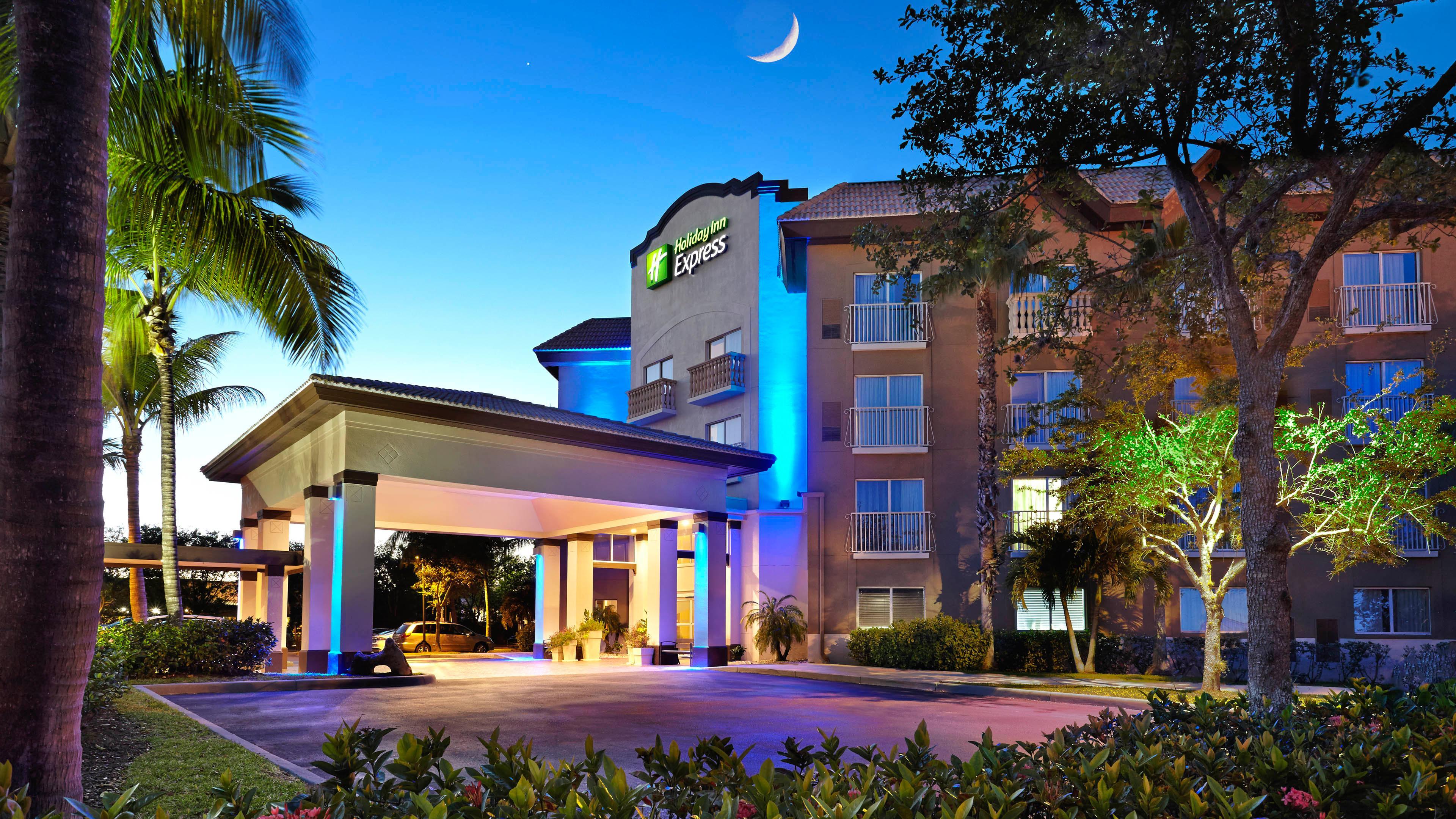 Holiday Inn Express & Suites Naples Downtown - 5Th Avenue By Ihg Luaran gambar