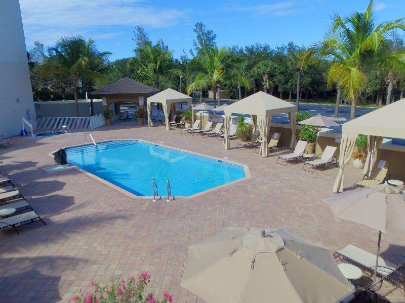Holiday Inn Express & Suites Naples Downtown - 5Th Avenue By Ihg Luaran gambar