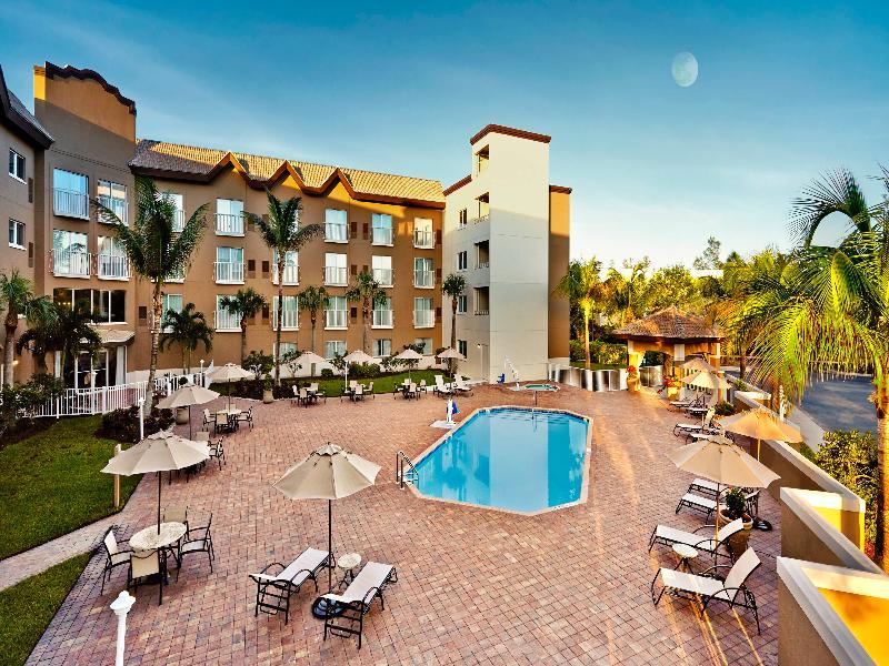 Holiday Inn Express & Suites Naples Downtown - 5Th Avenue By Ihg Luaran gambar